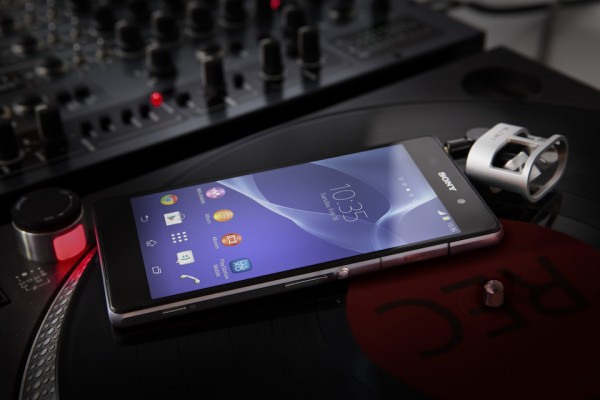 Sony Xperia Z1 chính thức: màn hình to, đẹp, quay phim 4K - 4