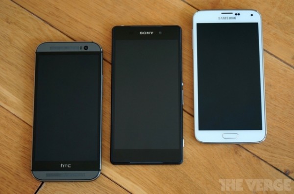 Sony Z2, Galaxy S5 và HTC One M8 đọ dáng - 2