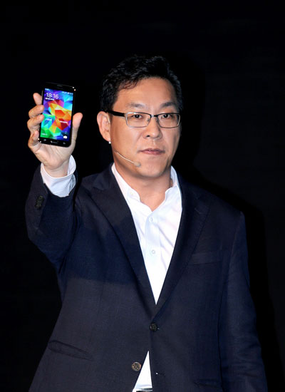 Galaxy S5 ra mắt hoành tráng tại Việt Nam với dàn sao khủng - 4