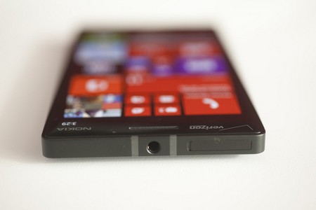 Nokia Lumia icon chính thức: màn 5 inch, cấu hình siêu khủng - 3